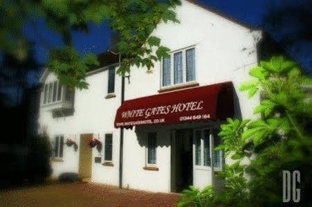 White Gates Hotel Binfield Eksteriør billede